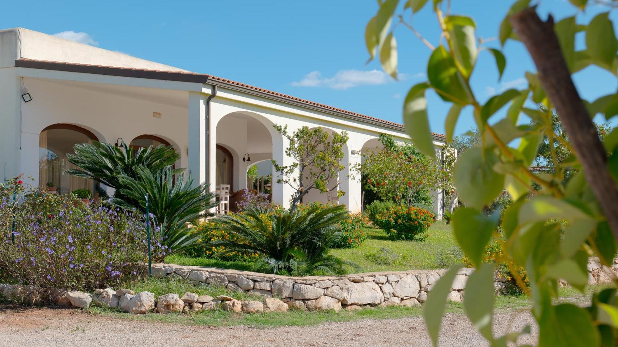 Delle Rose, Hotel & Horse Riding Торре-Вадо Экстерьер фото