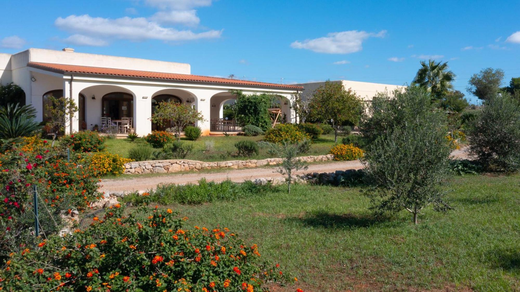 Delle Rose, Hotel & Horse Riding Торре-Вадо Экстерьер фото