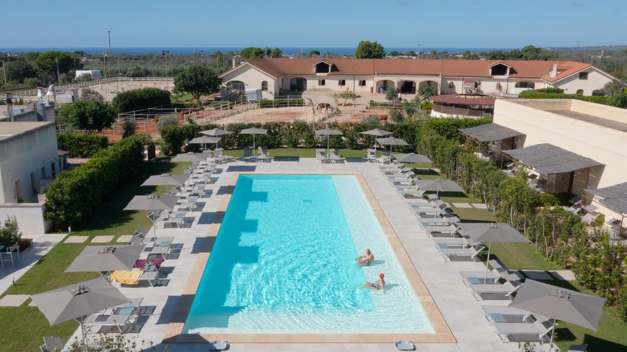 Delle Rose, Hotel & Horse Riding Торре-Вадо Экстерьер фото