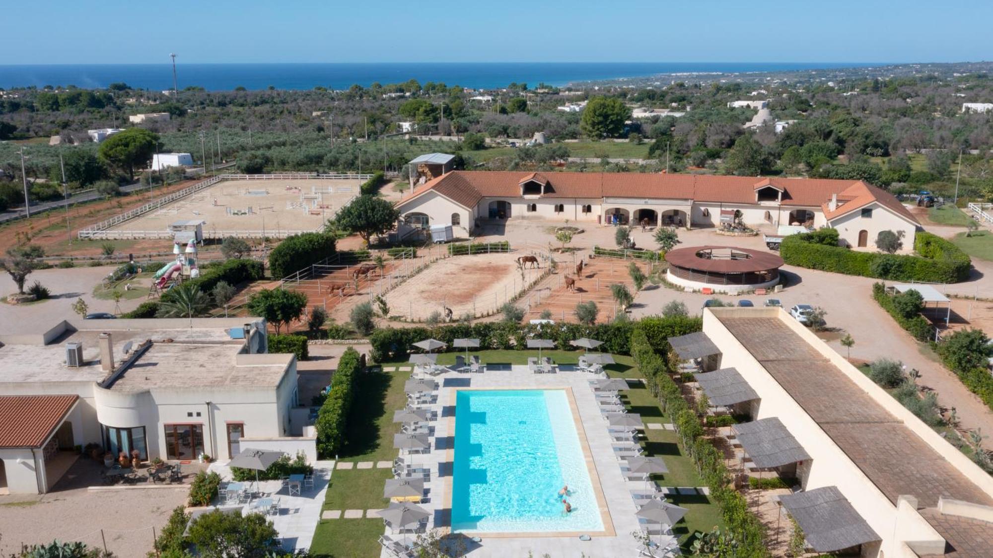 Delle Rose, Hotel & Horse Riding Торре-Вадо Экстерьер фото